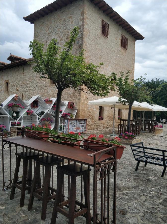 Villanueva la Lastra Posada Torre Palacio La Taxuela מראה חיצוני תמונה